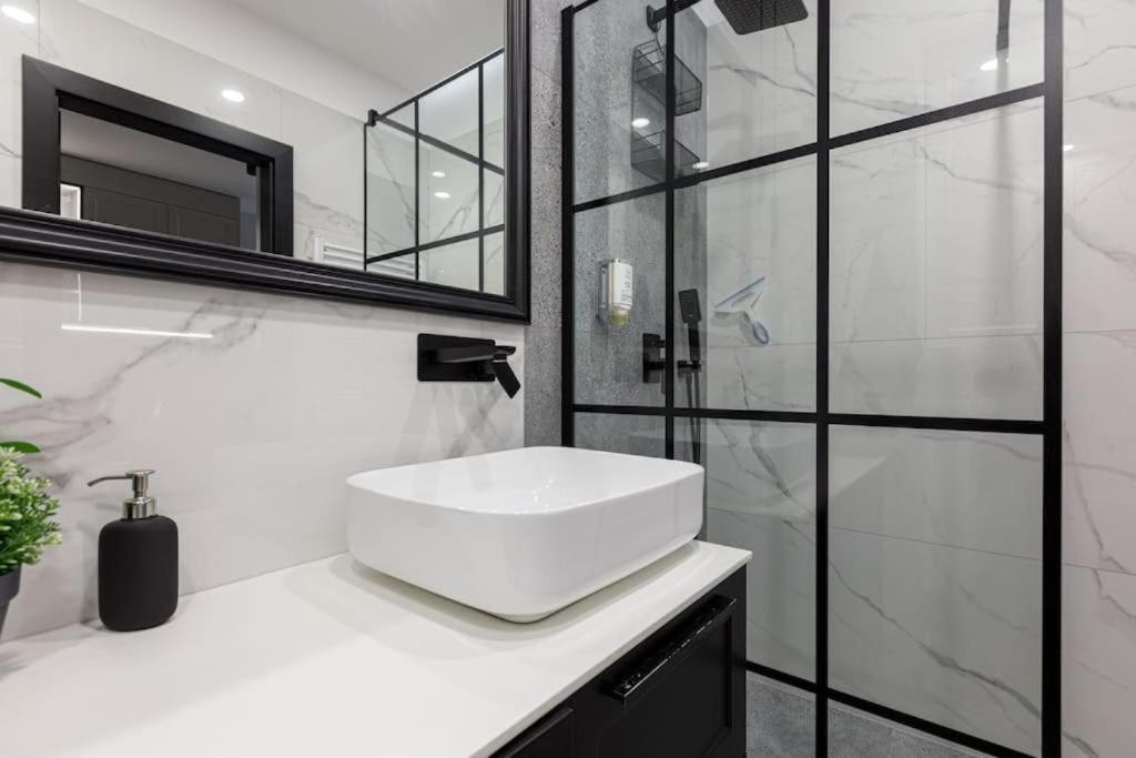 Golden Apartments Wroclaw - Great Location - Cozy And Bright&Janapawla19 Экстерьер фото
